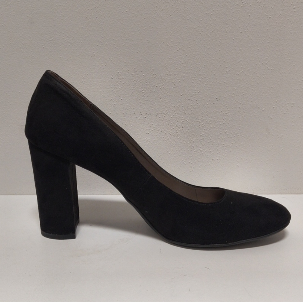 Libby Edelman Womens Classic  Faux Suede Block Heel Shoe, Size 11